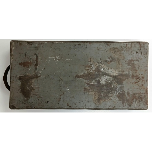 589 - A WW1 British Mk IV Tank Hotchkiss Machine Gun Ammunition Tin.