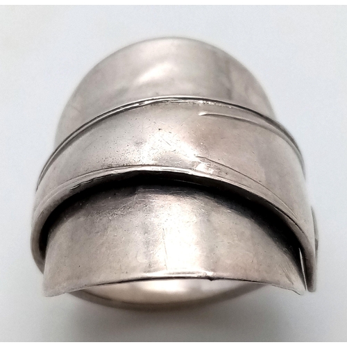 768 - A Hallmarked 1928/29 London, Men’s, Sterling Silver Overlap Spoon Ring Size U. The Ring Measures 2.6... 