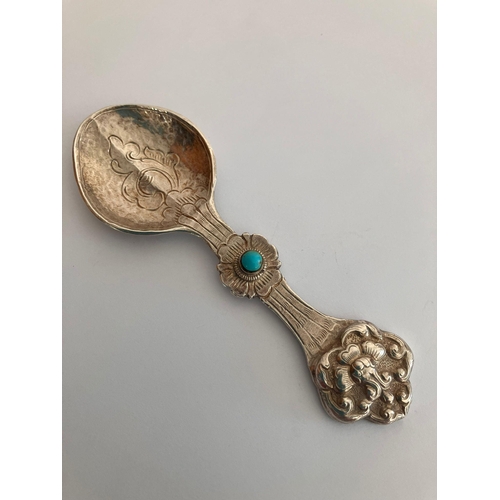 357 - Vintage Continental SILVER CADDY SPOON. Nicely patterned with ornate detail. Please see pictures.