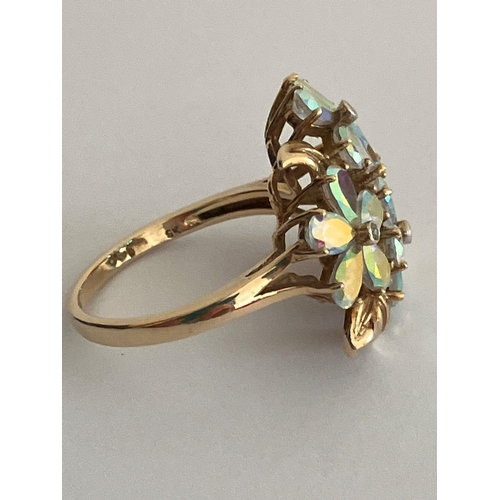 378 - Absolutely stunning 9 CARAT GOLD MYSTIC TOURMALINE RING. Having Colour catching


Tourmaline set as ... 