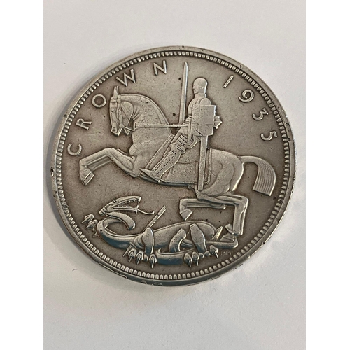 42 - 1935 SILVER ROCKING HORSE CROWN. Very fine/extra fine condition.