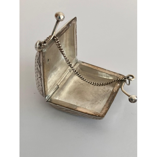 434 - Vintage SILVER PILL BOX in the form of a PURSE with Silver Chain Detail. Nicely decorated to both si... 