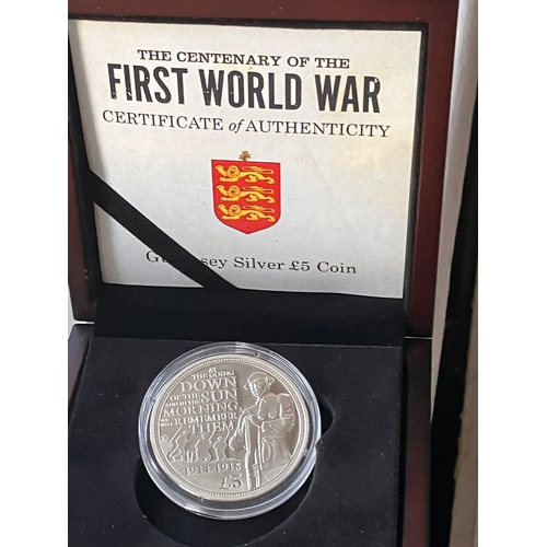 784 - 2014 SILVER £5 COIN commemorating the Centenary of the First World War. Beautiful coin complete with... 