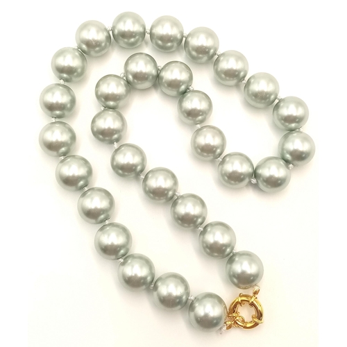 535 - A Metallic Grey South Sea Pearl Shell Large Bead Necklace. 14mm beads. 42cm necklace length.