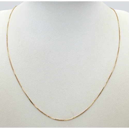 217 - Classic 9 CARAT GOLD FINE BOX CHAIN NECKLACE. Full UK hallmark. 1.67 grams. 48 cm.