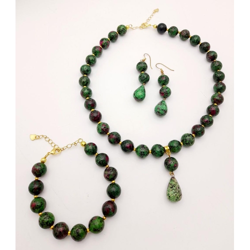 285 - A wonderful set of natural Ruby-Zoisite necklace, bracelet and earrings set sterling silver- and gol... 