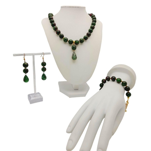 285 - A wonderful set of natural Ruby-Zoisite necklace, bracelet and earrings set sterling silver- and gol... 