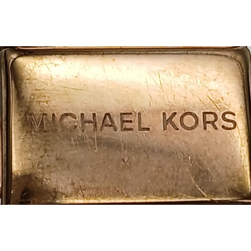 816 - A Rose Gold Tone Michael Kors Quartz Watch Model MK3640. 37mm Case. New Battery Fitted December 2024... 