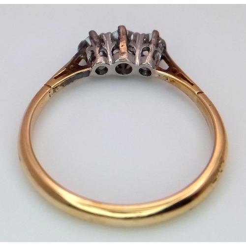 422 - AN 18K YELLOW GOLD & PLATINUM VINTAGE DIAMOND 3 STONE RING 0.25CT. 2.2G TOTAL WEIGHT. SIZE N. Ref: A... 