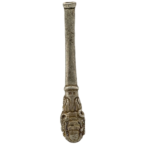 1097 - A vintage Chinese Silver Dragon Opium Pipe. Intricate dragon motif detailing, featuring engraved and... 