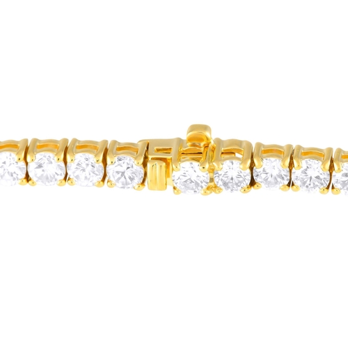 321 - An 18K Yellow Gold 6.63ct Diamond Tennis Bracelet. A series of sparkling Diamonds totaling 6.63 cara... 