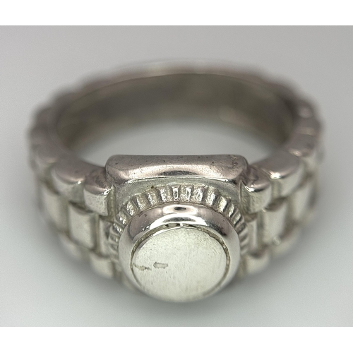 899 - A STERLING SILVER ROLEX STYLE RING. 8.53G TOTAL WEIGHT. SIZE R. Ref: 8111