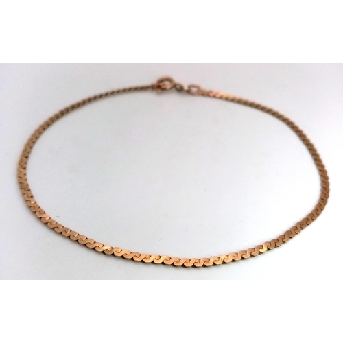 470 - A 9K Gold Crossover-Link Bracelet. 20cm. 3.2g