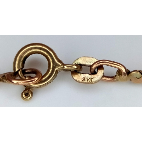 470 - A 9K Gold Crossover-Link Bracelet. 20cm. 3.2g