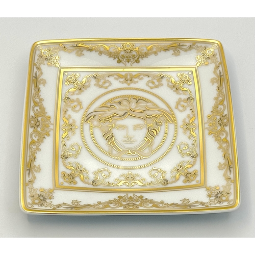 483 - A Versace Small Decorative Plate. 11 x 11cm. As new, with original packaging. Ref: 20956