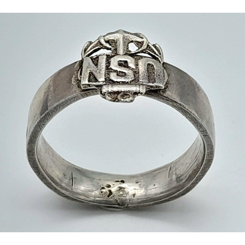 283 - A WW2 Silver US Navy Ring. UK Size “Y” US Size 12.5.