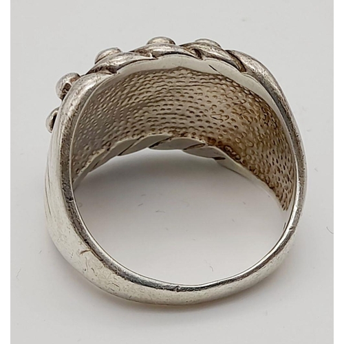 1386 - A Sterling silver keeper ring size X, 20