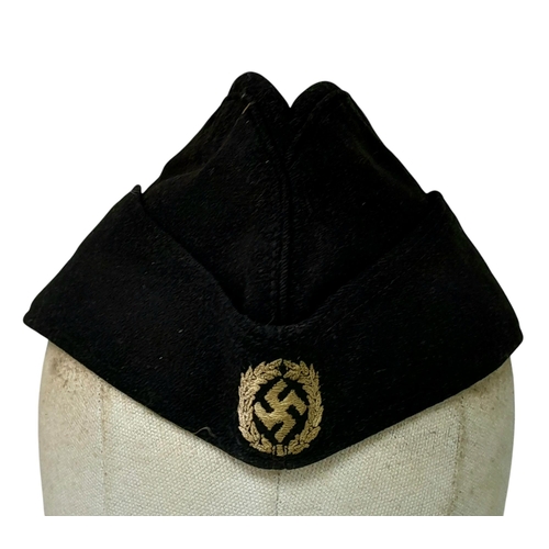 32 - A WW2 Ukrainian Schuma Police Side Cap. Members of the Schuma battalions was extensively used in Ant... 