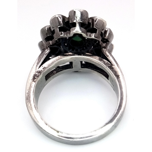 596 - An Emerald and Polki Diamond Ring set in 925 Silver. Size P. 8.7g total weight. 1.2ctw diamonds. CD-... 