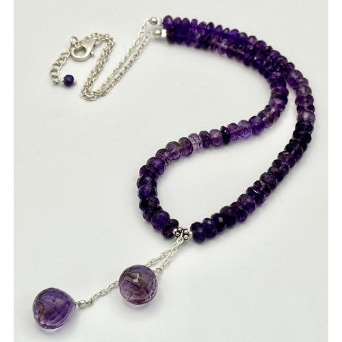 687 - An Amethyst Gemstone Single Strand Necklace with  Amethyst Drops. Set in silver. 42cm. CD-1666