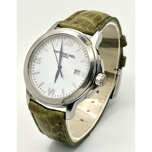 745 - A Raymond Weil Geneve Quartz Gents Watch. Green leather strap. Stainless steel case - 44mm. White di... 