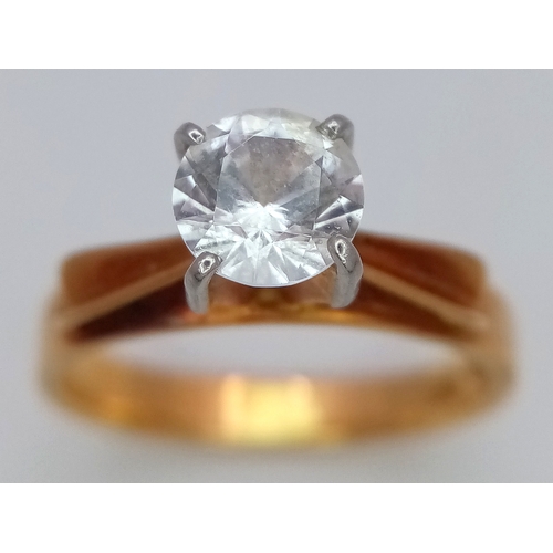 256 - A 14K YELLOW GOLD CZ RING, 3.6G TOTAL WEIGHT, SIZE K 1/2. REF: SH1844I