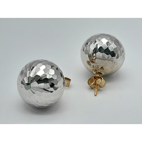 1302 - A Pair of 9K White Gold Disco Ball Large Stud Earrings! 3.82g. Ref: 676001