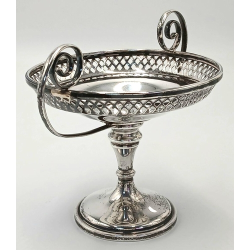 119 - Beautiful antique SILVER TAZZA with clear Hallmark for Walker & Hall, Sheffield 1909. Consisting a r... 