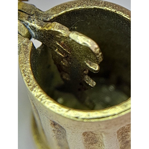 211 - A 9K YELLOW GOLD DUSTBIN CHARM WHICH OPENS TO REVEAL THE FISHBONES WHICH ALSO COME OUT 1.5CM x 1CM, ... 