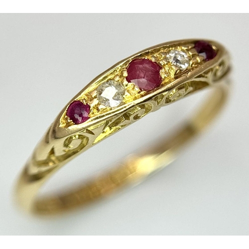 135 - AN 18K YELLOW GOLD ANTIQUE GEORGIAN OLD CUT DIAMOND & RUBY FIVE STONE RING 2.6G TOTAL WEIGHT, SIZE M... 