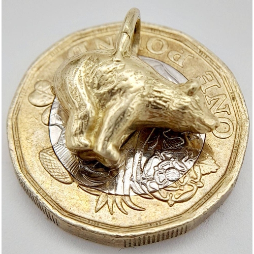 177 - A 9K YELLOW GOLD CHARM DEPICTING A BEAR SHITTING IN THE WOODS 4.9G TOTAL WEIGHT, 1.5CM x 1CM. Ref: S... 