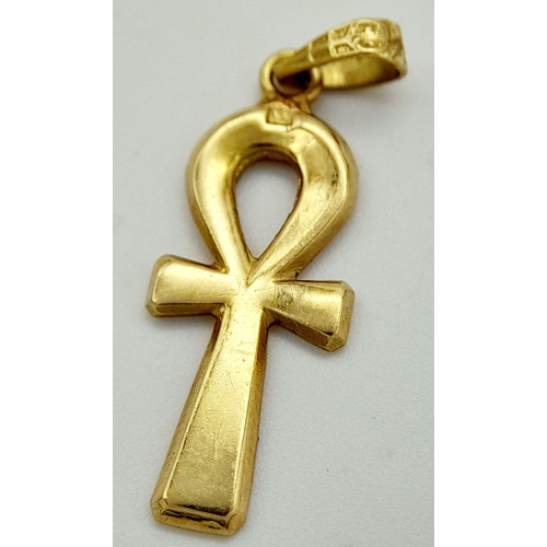 327 - AN 18K YELLOW GOLD EGYPTIAN ANKH CROSS PENDANT, 1CM x 2CM, 1.2G TOTAL WEIGHT. REF: SH1849I