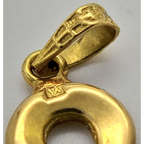 327 - AN 18K YELLOW GOLD EGYPTIAN ANKH CROSS PENDANT, 1CM x 2CM, 1.2G TOTAL WEIGHT. REF: SH1849I