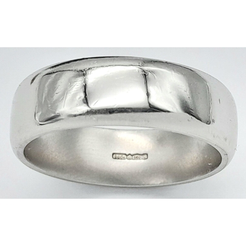 5 - A PLATINUM HEAVY COURT BAND RING. 17.5G. SIZE U. A/S1196