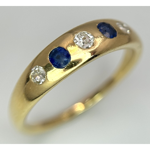 10 - AN 18K YELLOW GOLD DIAMOND & SAPPHIRE FIVE STONE RING 4.6G TOTAL WEIGHT, SIZE Q. Ref: SC 2058