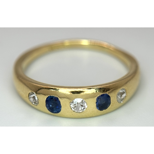 10 - AN 18K YELLOW GOLD DIAMOND & SAPPHIRE FIVE STONE RING 4.6G TOTAL WEIGHT, SIZE Q. Ref: SC 2058