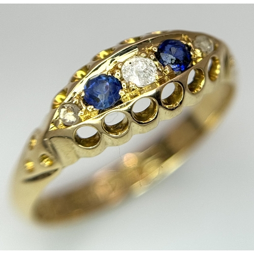 155 - AN 18K YELLOW GOLD ANTIQUE GEORGIAN OLD CUT DIAMOND & SAPPHIRE FIVE STONE RING 2.4G TOTAL WEIGHT, SI... 