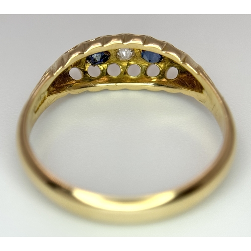 155 - AN 18K YELLOW GOLD ANTIQUE GEORGIAN OLD CUT DIAMOND & SAPPHIRE FIVE STONE RING 2.4G TOTAL WEIGHT, SI... 