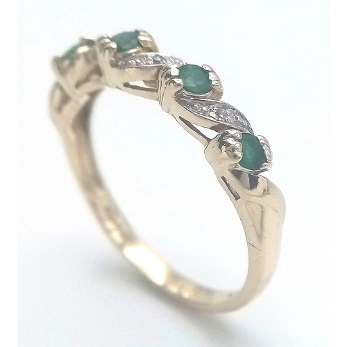 565 - A 9K YELLOW GOLD DIAMOND & EMERALD RING 2G TOTAL WEIGHT, SIZE M 1/2. Ref: SC 2024