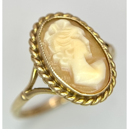 21 - Vintage 9 CARAT GOLD CAMEO RING. Classic ‘ Coffee and cream’ design with Beautiful GOLD ROPE MOUNT. ... 