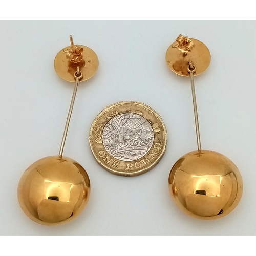 40 - A PAIR OF 18K YELLOW GOLD BALL DROP EARRINGS, 6CM LENGTH, 10.5G TOTAL WEIGHT. REF: SH1847I