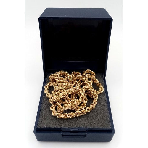 560 - Classic 9 CARAT GOLD ROPE NECKLACE. Fully hallmarked. Longer length at 59 cm. Approx 5.4 grams. Ref:... 