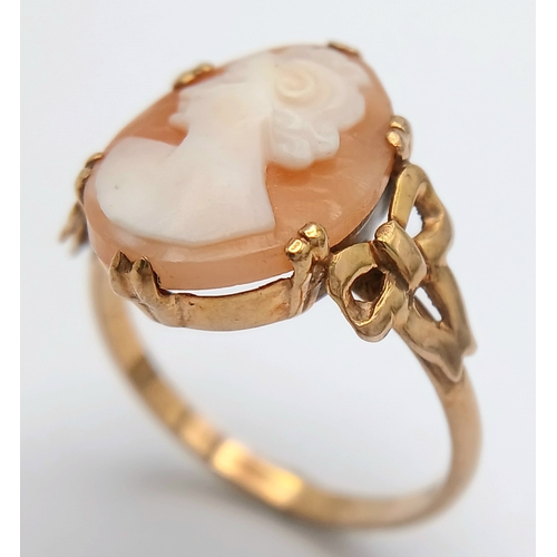 649 - A 9K Gold Cameo Ring. Size Q. 2.8g