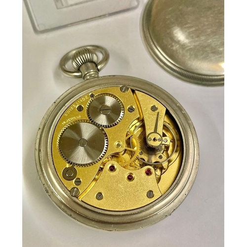 591 - A WW2 military RAF observers pocket watch. In working order. 
Ref: Lu12A