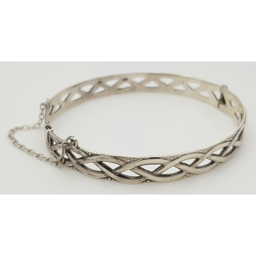 1086 - Two Stylish Solid Silver 925 Bangles, Foliate Design Hinged Torque and Safety Chain, Total weight: 5... 