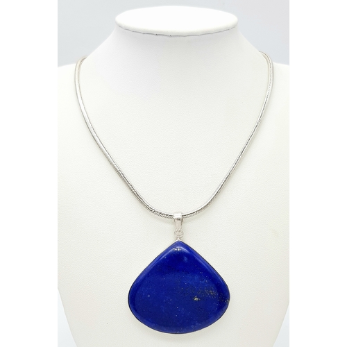 1150 - A Vintage Solid Silver 925 Snake Necklace, with Lapis Lazuli Pendant, 41cm, 47.8 grams. In excellent... 