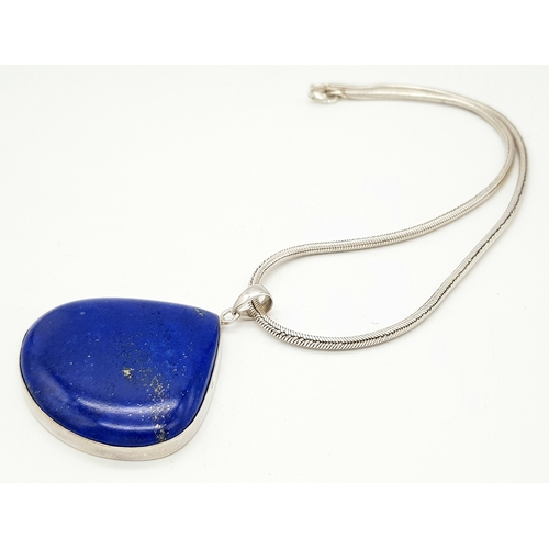 1150 - A Vintage Solid Silver 925 Snake Necklace, with Lapis Lazuli Pendant, 41cm, 47.8 grams. In excellent... 