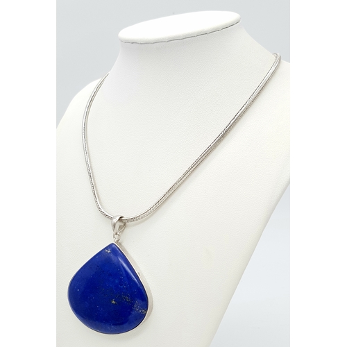 1150 - A Vintage Solid Silver 925 Snake Necklace, with Lapis Lazuli Pendant, 41cm, 47.8 grams. In excellent... 