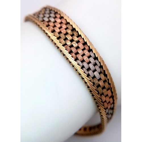 183 - A 9K Yellow Tri-Colour Gold Bracelet. White, yellow and rose gold in a graduated form. 19cm. 18g