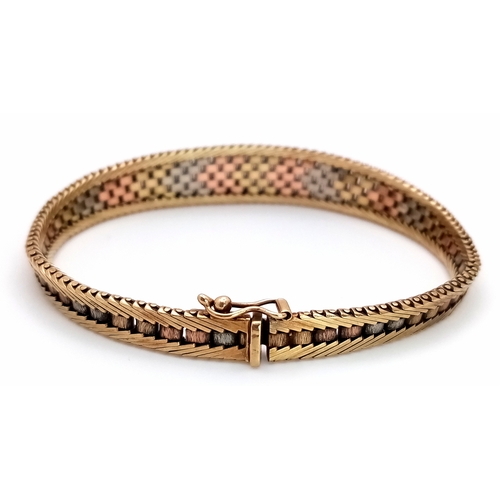 183 - A 9K Yellow Tri-Colour Gold Bracelet. White, yellow and rose gold in a graduated form. 19cm. 18g